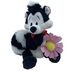 Hallmark Pepe Le Pew I Pick You Talking Plush 10" Skunk w/ Flower Tested